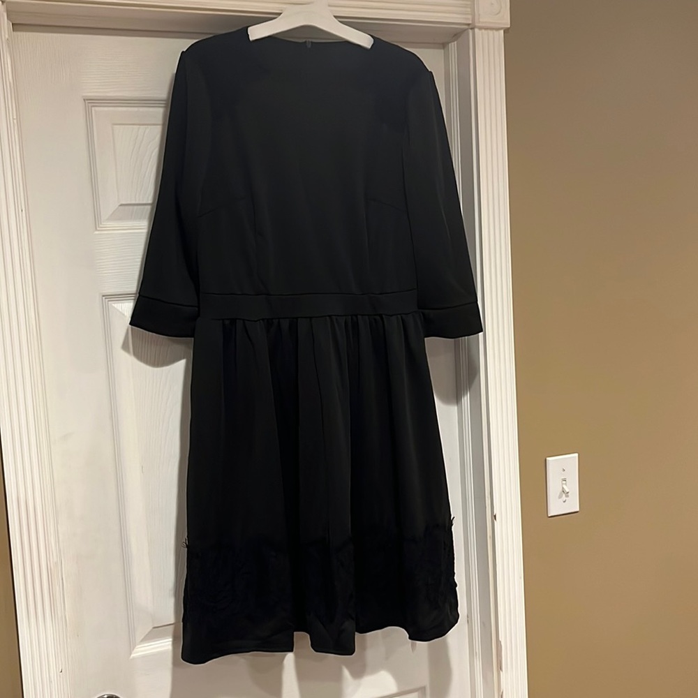 NWT Black 3/4 sleeve lace pocket midi dress large